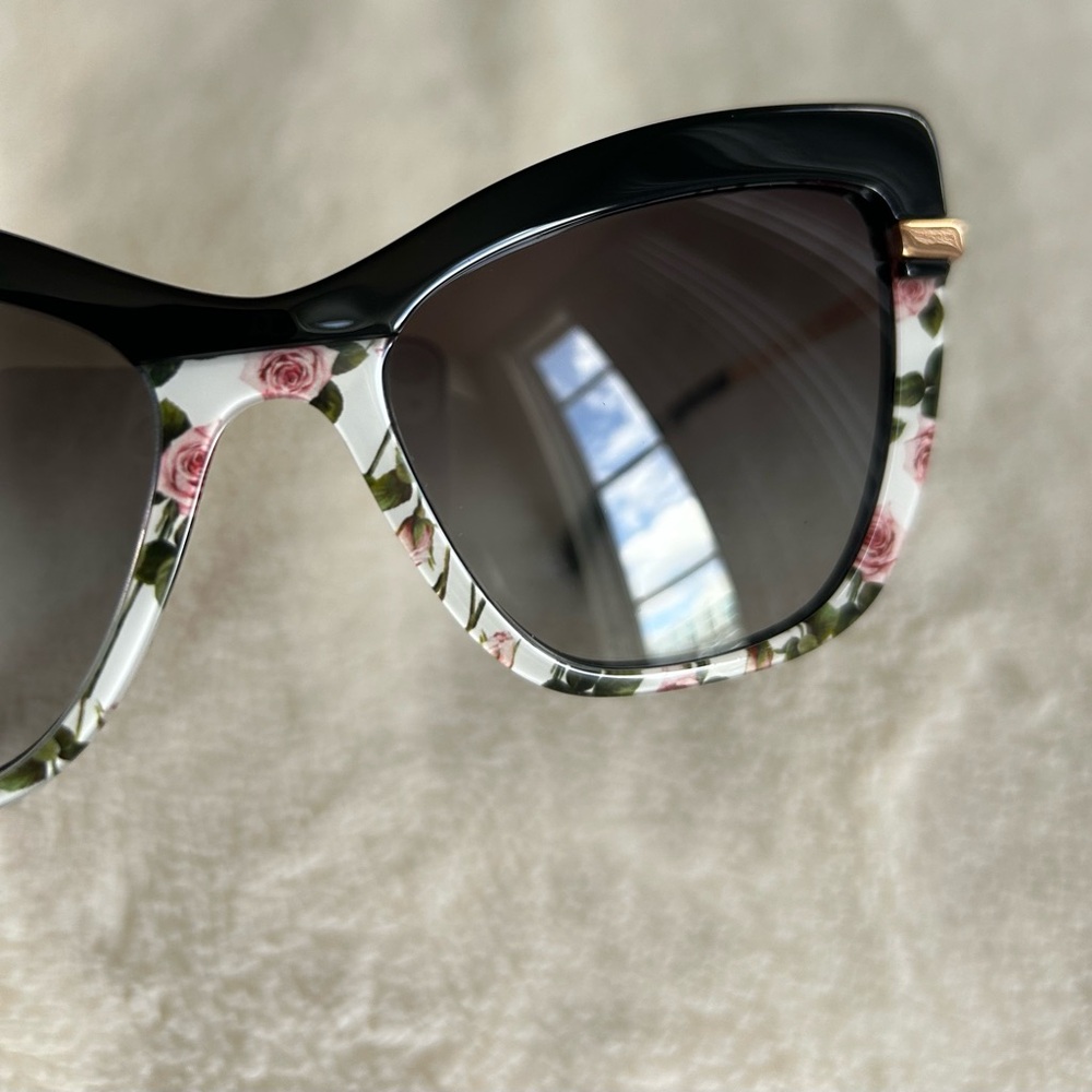 NWT Dolce & Gabbana Cat Eye 54mm Sunglasses DG4374 32508G Black/ Floral - Picture 9 of 15